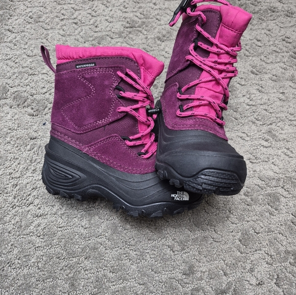 The North Face Alpenglow V WP Girls Snow Hiking Boots Black/Boysenberry US 11 - Picture 3 of 5